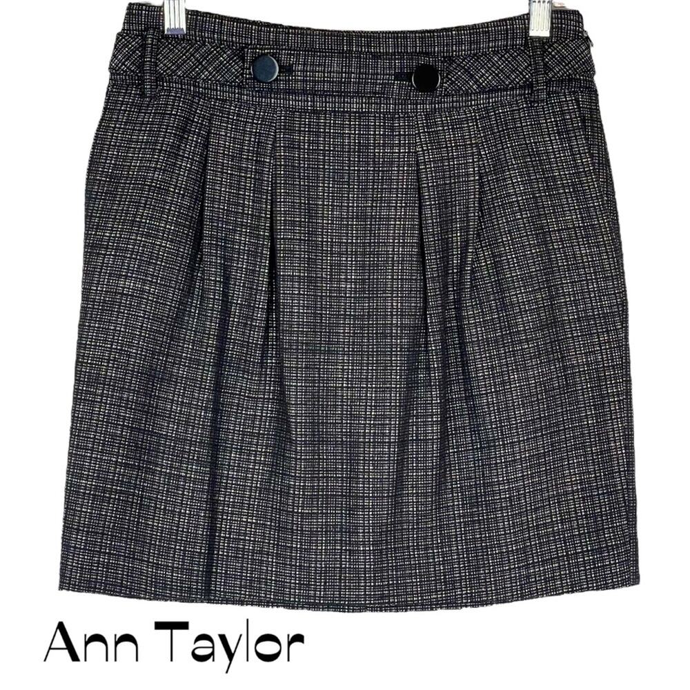 Ann Taylor Black White Skirt NWOT Size 4P